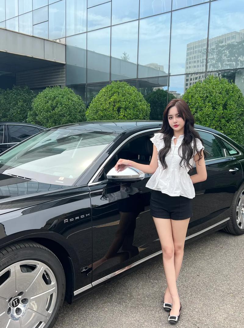 开奥迪a8l给人什么感觉／开奥迪a8l的女人很气质