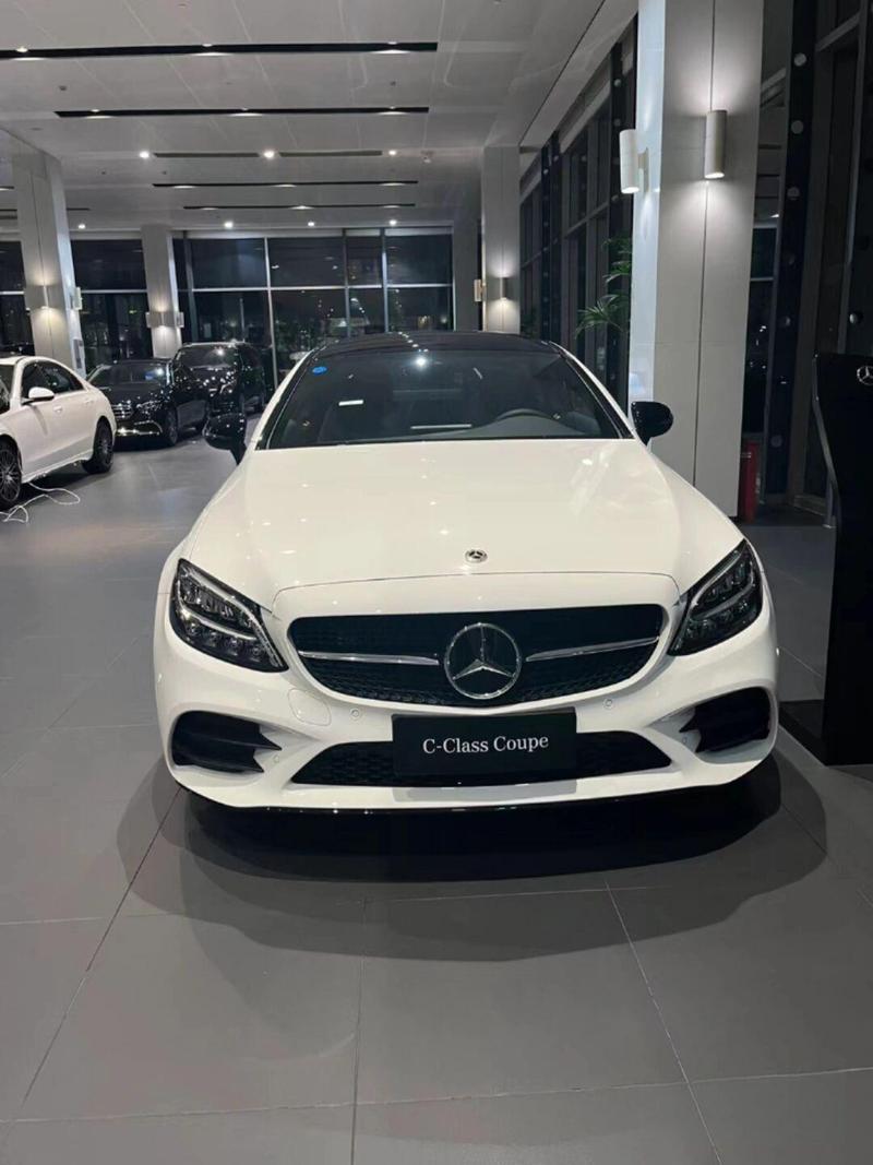 奔驰c260coupe两门 奔驰 c260 两门