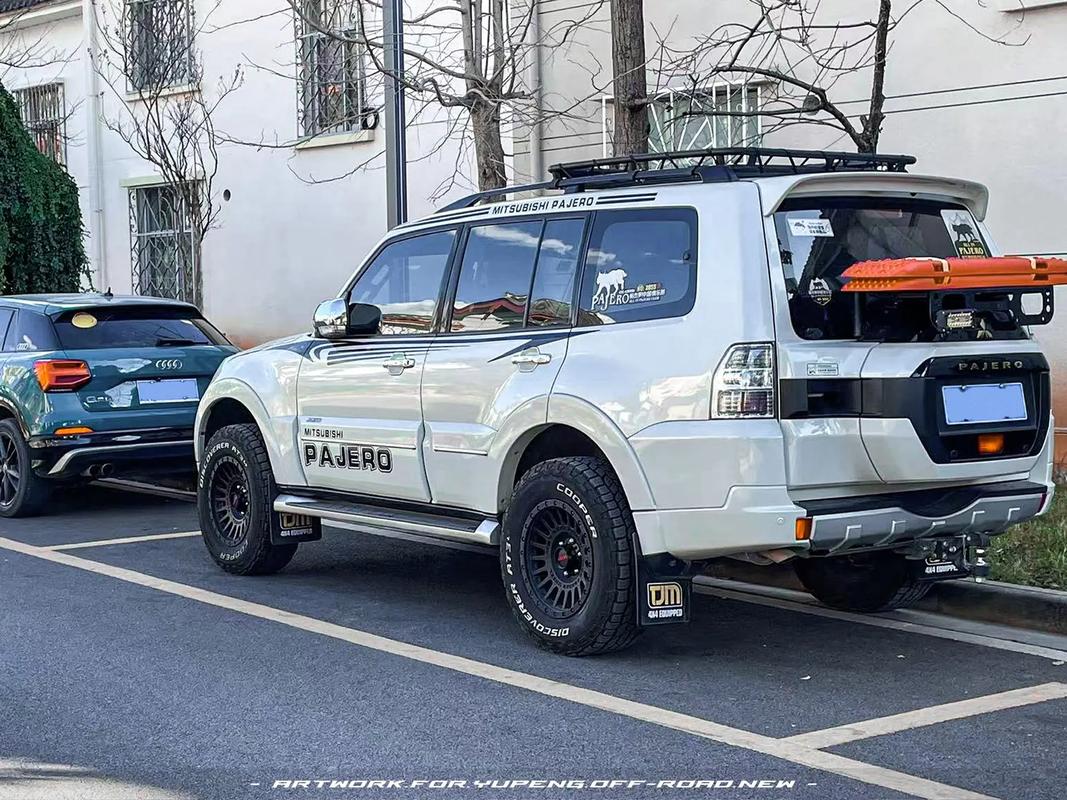 帕杰罗v93改装(帕杰罗v93改装大轮毂效果图)