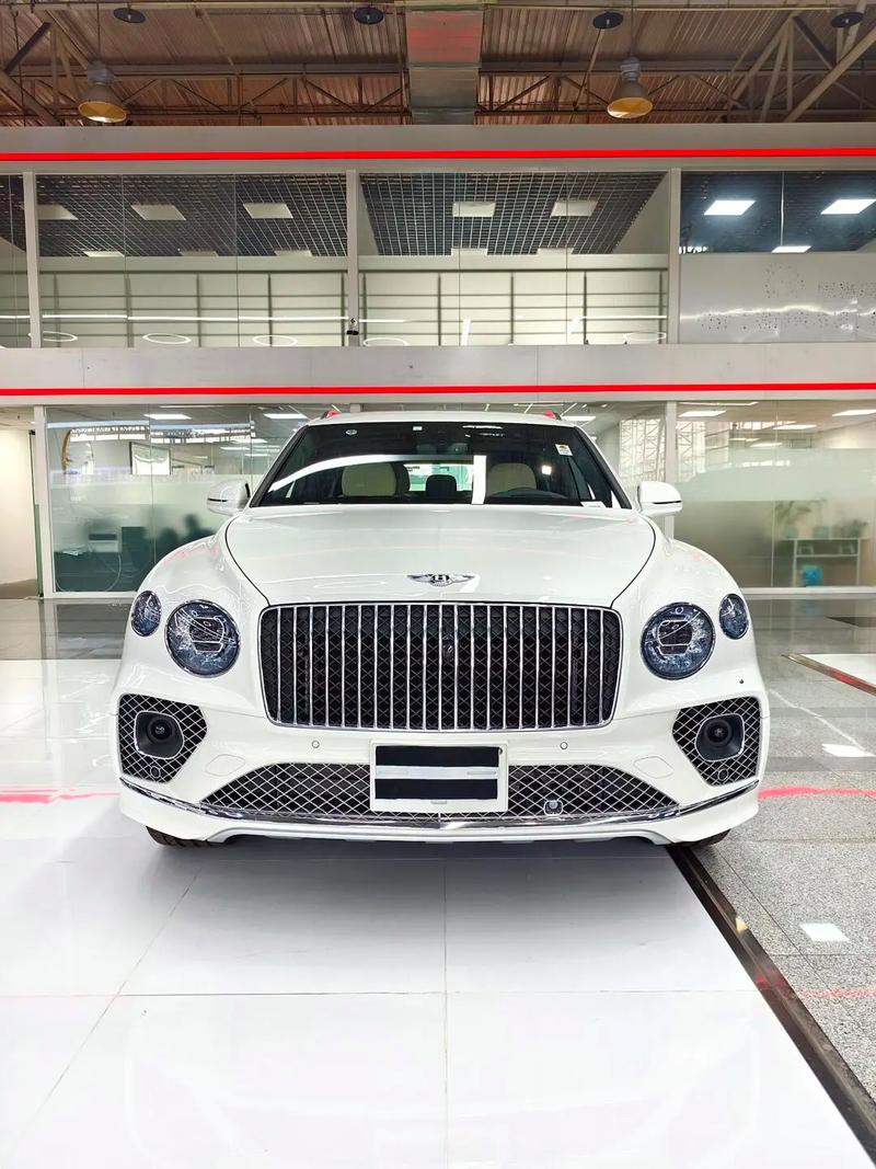 宾利添越加长版700万 宾利添越加长款