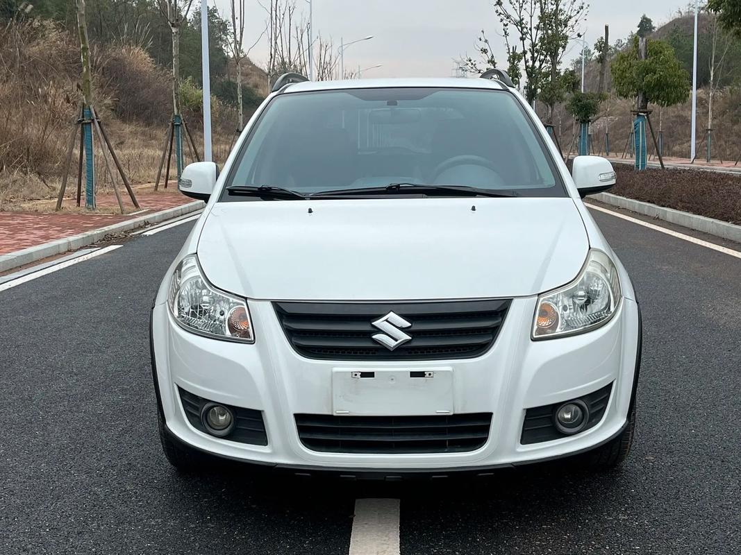 【铃木汽车sx4,铃木汽车小型车】