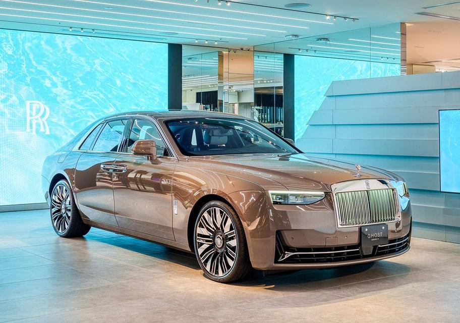 劳斯莱斯古斯特新款图片／劳斯莱斯古斯特新款发布