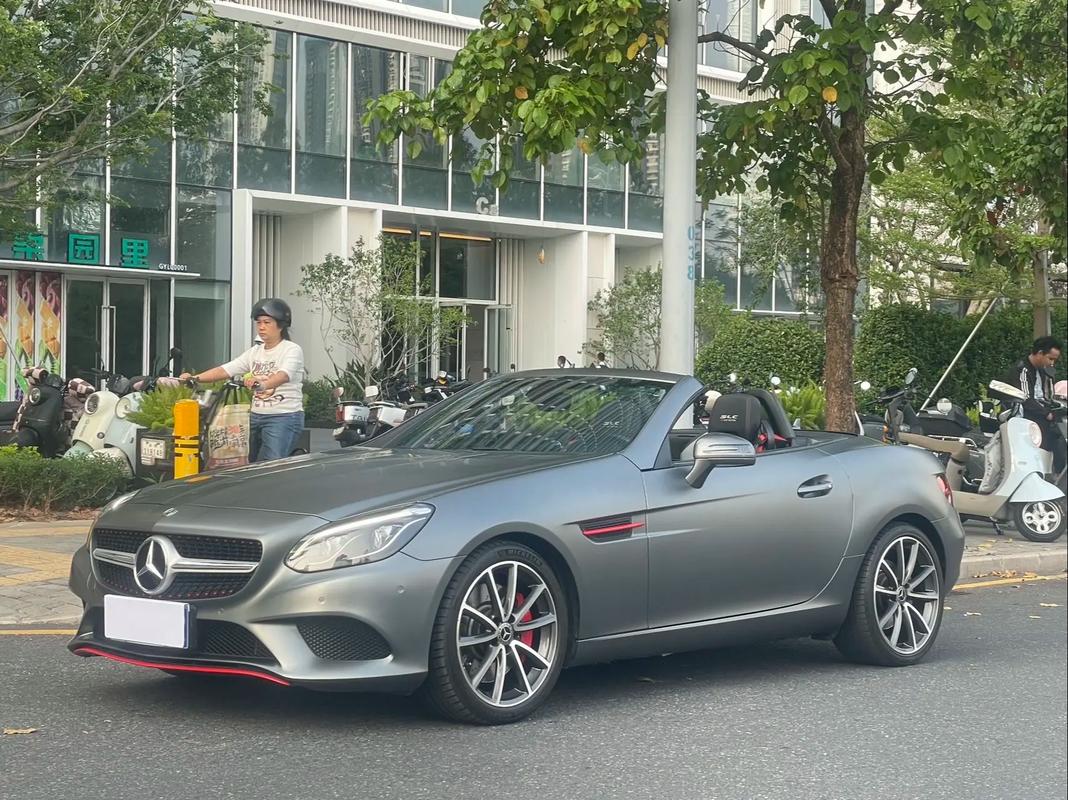 奔驰c敞篷跑车报价(奔驰c敞篷跑车报价及图片)