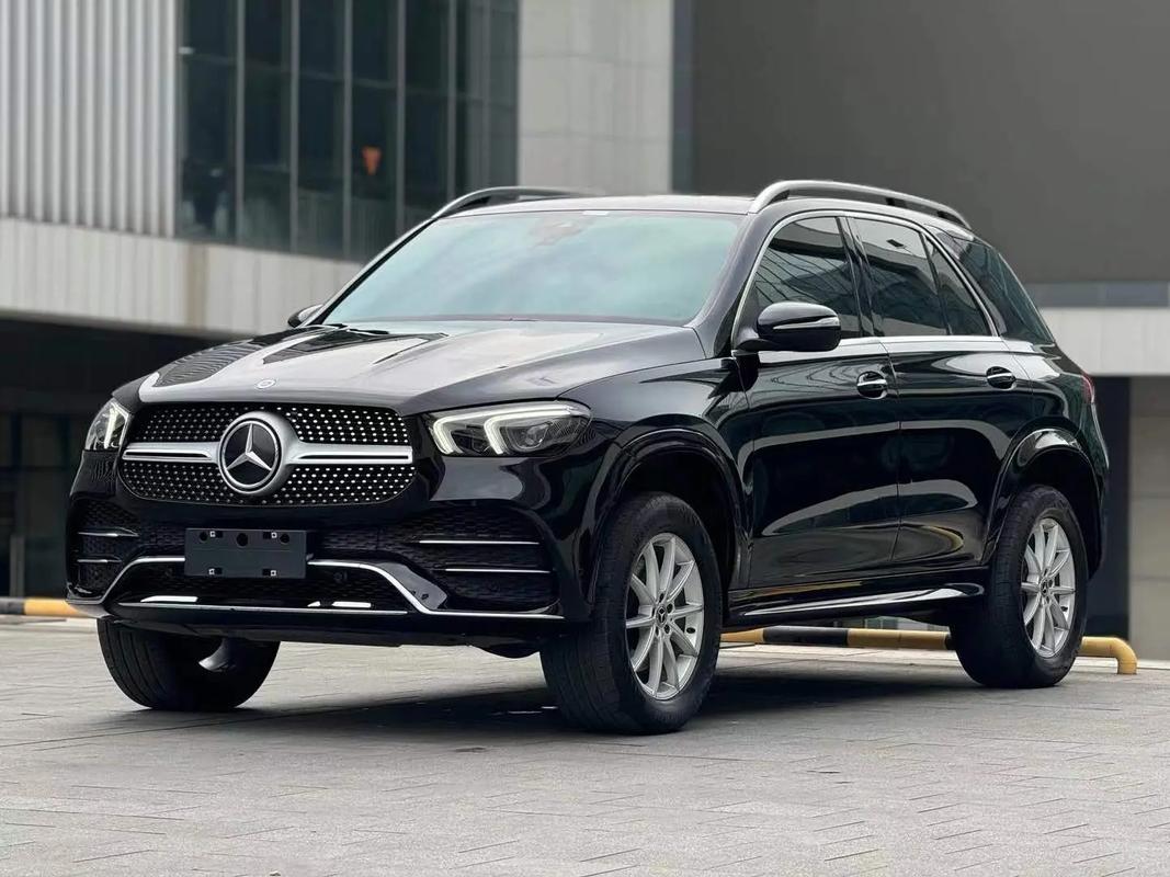 奔驰最新款suv车型,奔驰最新版suv