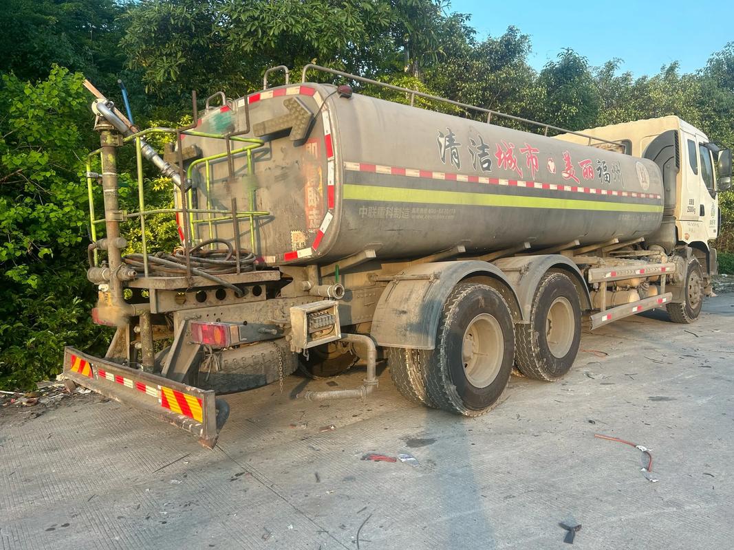 【25吨洒水车型号及价格,20吨洒水车报价表】